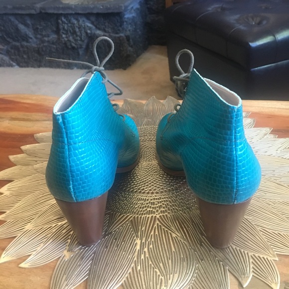 Loucos and Santos boot. Famous brand in Brazil. Leather - Size: 6 (fits size 7). - Picture 4 of 12